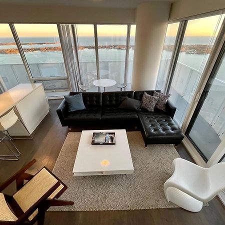 Presidential Suite Heart Of Downtown With Stunning View โตรอนโต ภายนอก รูปภาพ