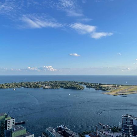 Presidential Suite Heart Of Downtown With Stunning View โตรอนโต ภายนอก รูปภาพ
