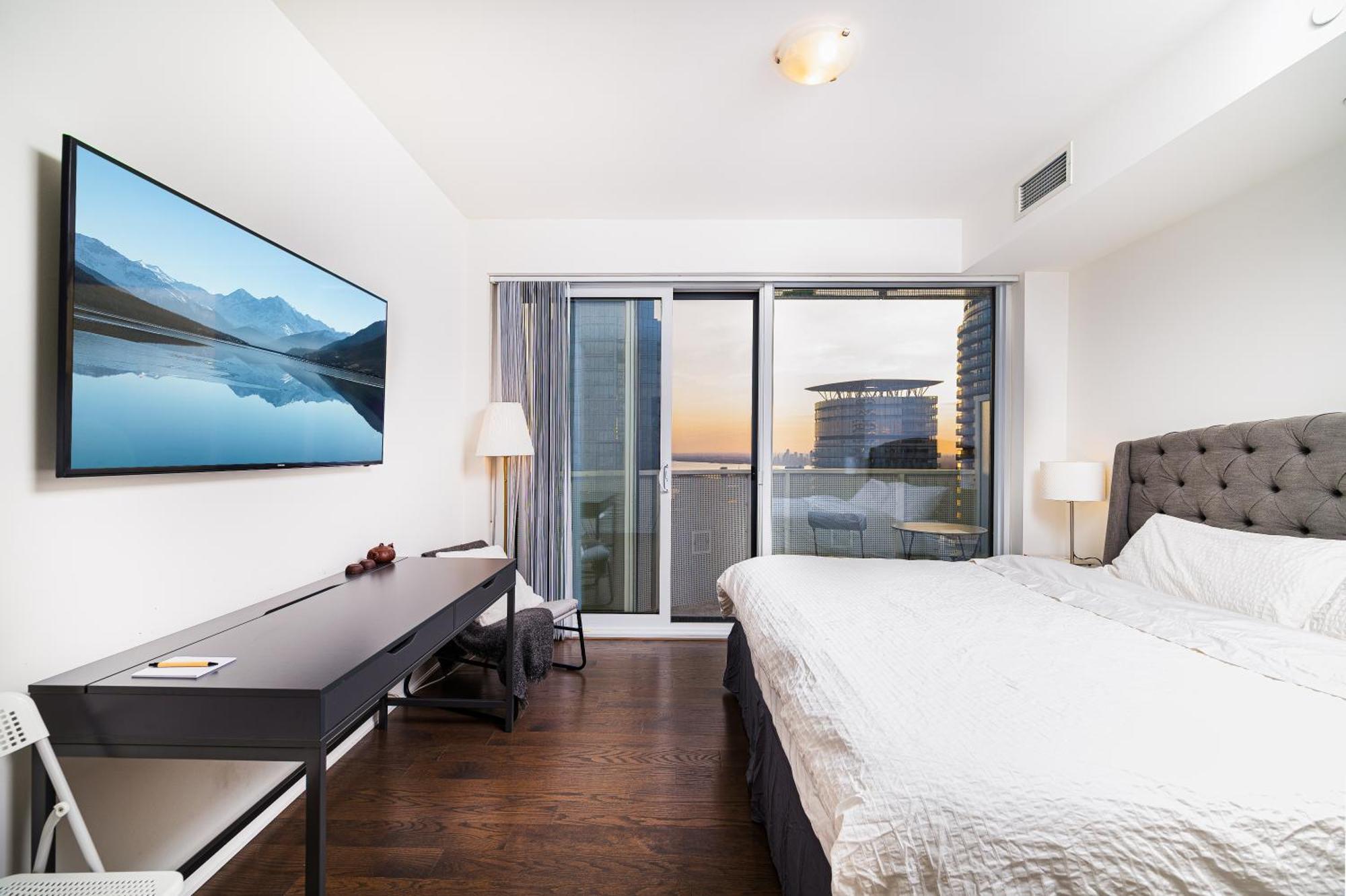 Presidential Suite Heart Of Downtown With Stunning View โตรอนโต ภายนอก รูปภาพ