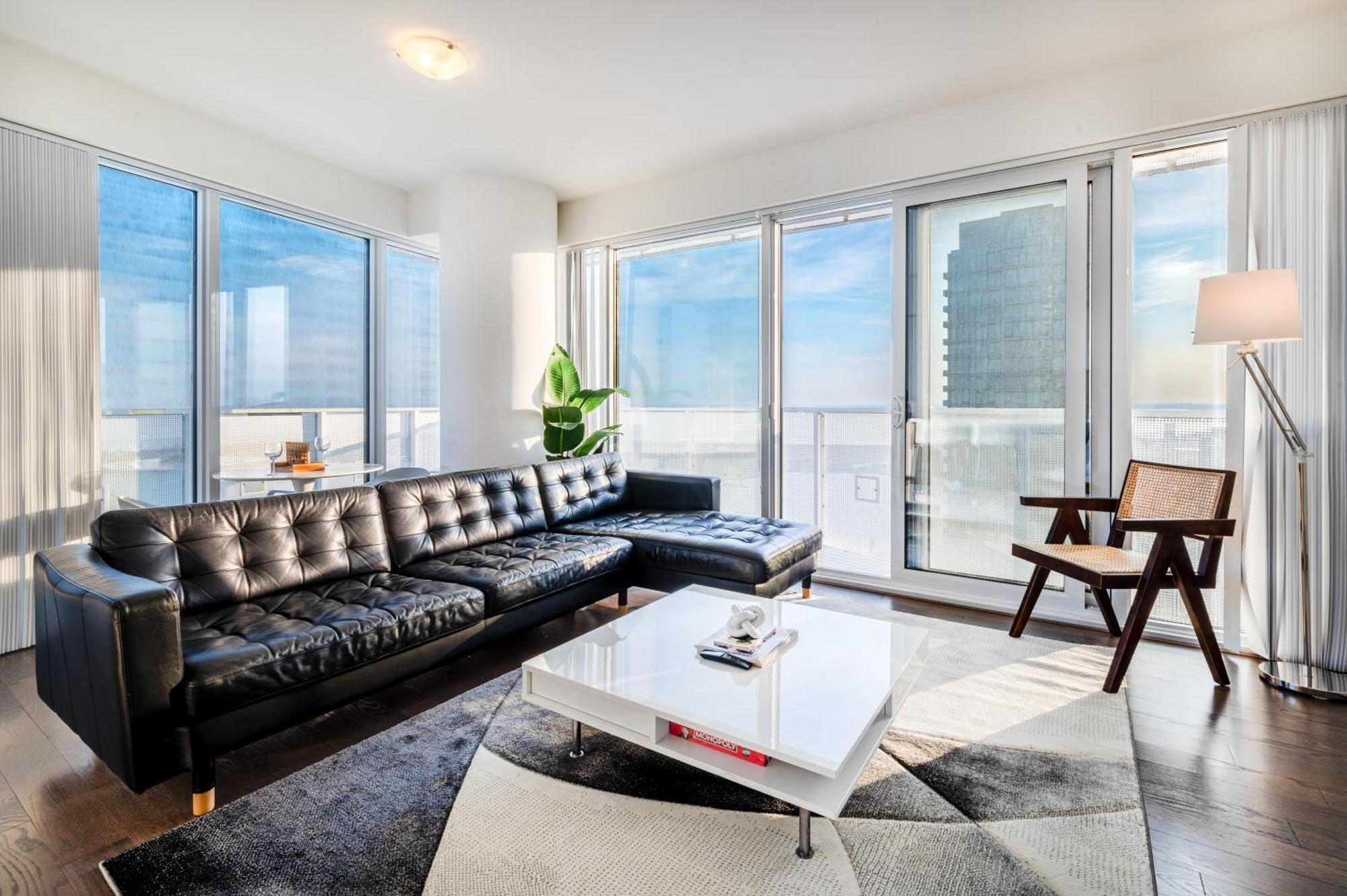 Presidential Suite Heart Of Downtown With Stunning View โตรอนโต ภายนอก รูปภาพ