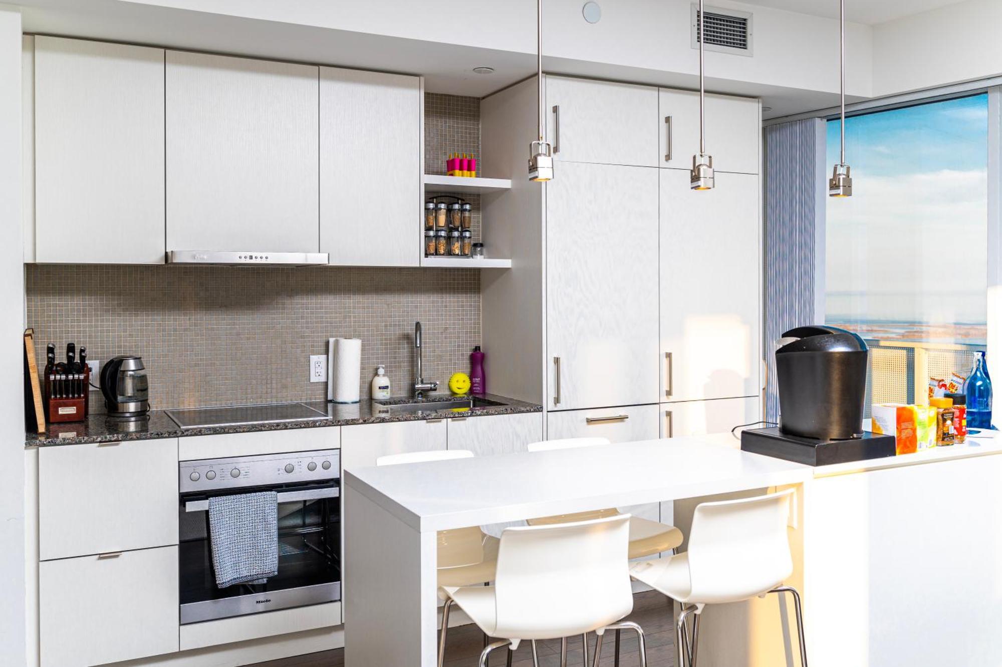 Presidential Suite Heart Of Downtown With Stunning View โตรอนโต ภายนอก รูปภาพ