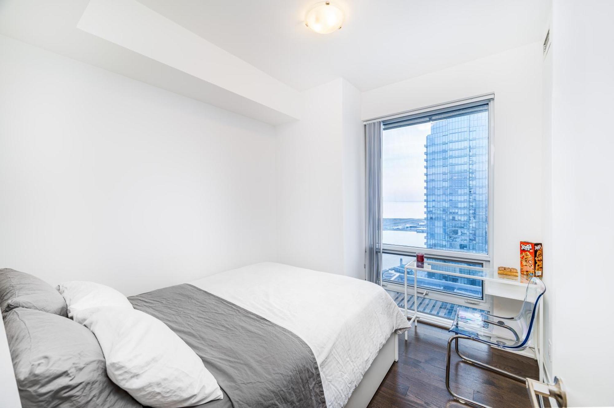 Presidential Suite Heart Of Downtown With Stunning View โตรอนโต ภายนอก รูปภาพ